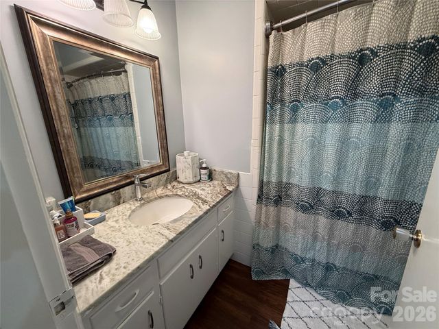 3309 40th Avenue Place NE, Hickory, NC 28601