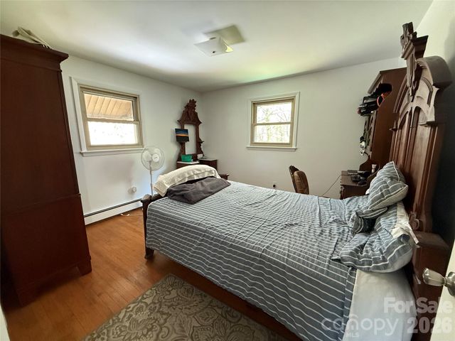 3309 40th Avenue Place NE, Hickory, NC 28601