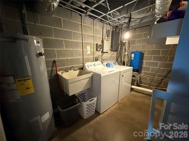 3309 40th Avenue Place NE, Hickory, NC 28601