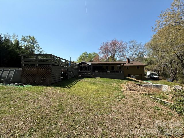 3309 40th Avenue Place NE, Hickory, NC 28601