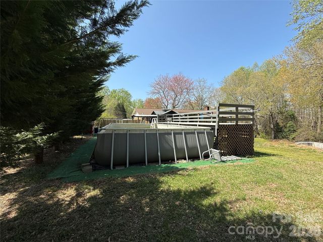 3309 40th Avenue Place NE, Hickory, NC 28601