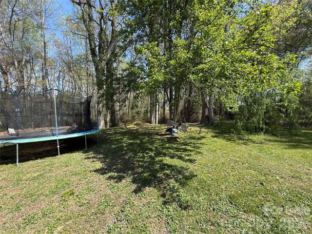 3309 40th Avenue Place NE, Hickory, NC 28601