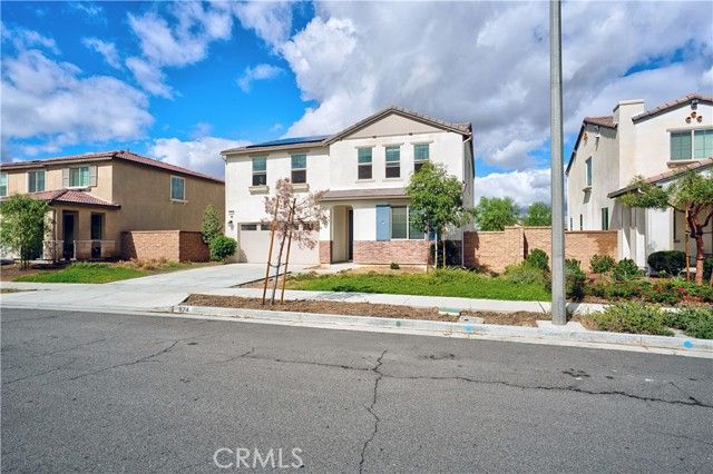 574 Feeder, Hemet, CA 92543