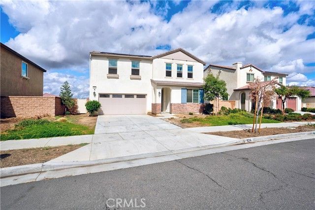 574 Feeder, Hemet, CA 92543