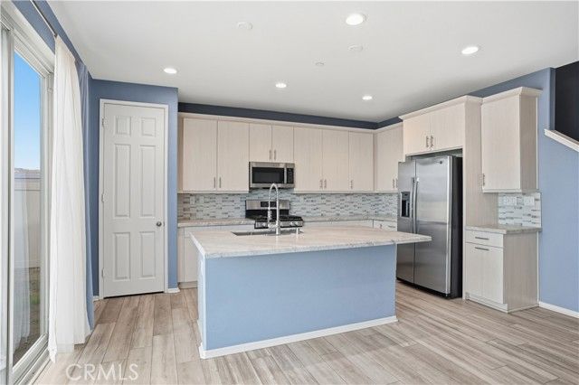 574 Feeder, Hemet, CA 92543