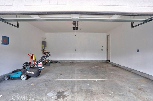 574 Feeder, Hemet, CA 92543