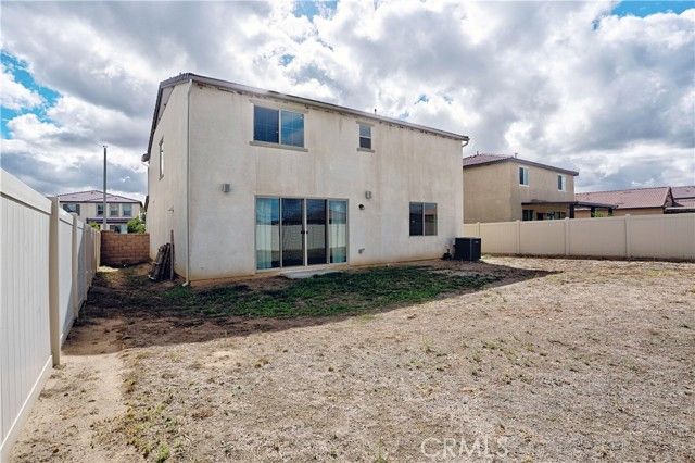 574 Feeder, Hemet, CA 92543