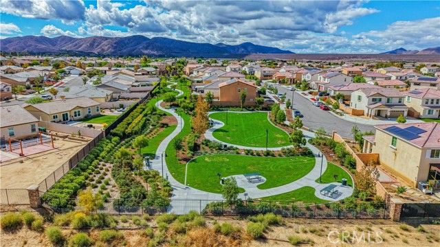 574 Feeder, Hemet, CA 92543