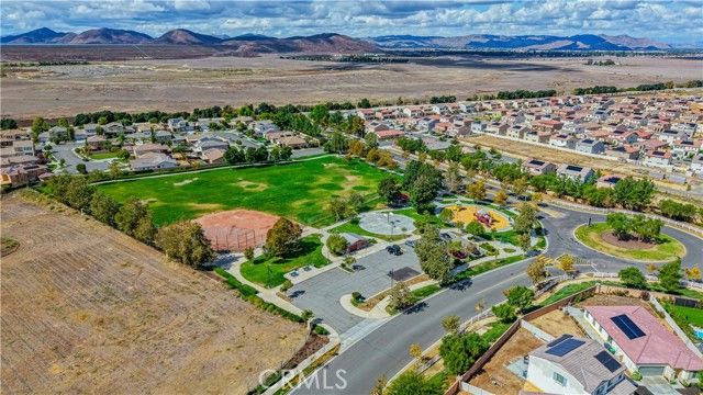 574 Feeder, Hemet, CA 92543