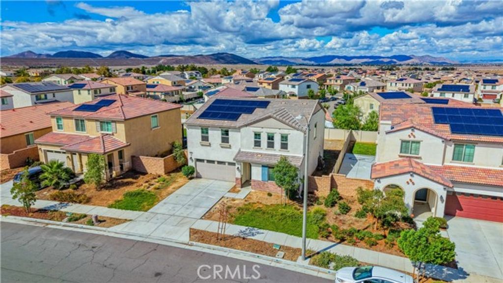 574 Feeder, Hemet, CA 92543