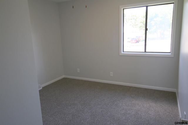 2522 Mose Avenue, Bellevue, NE 68147
