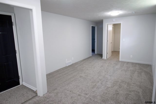 2522 Mose Avenue, Bellevue, NE 68147