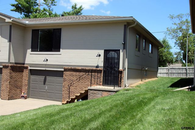2522 Mose Avenue, Bellevue, NE 68147