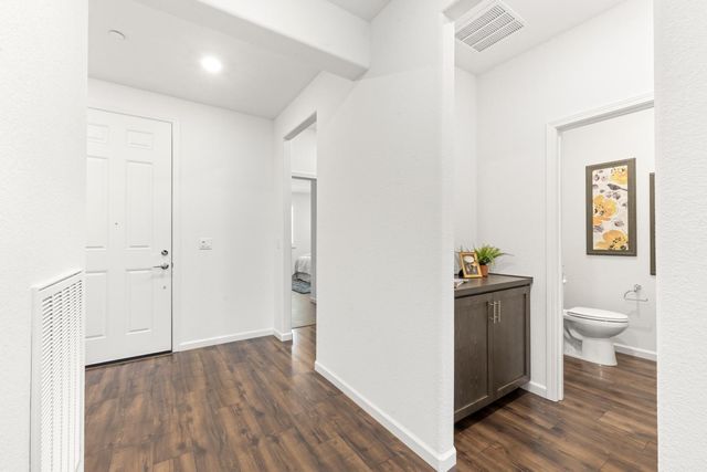 1051 Carson River Dr, Lincoln, CA 95648