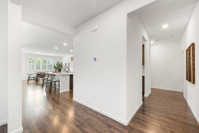 1051 Carson River Dr, Lincoln, CA 95648