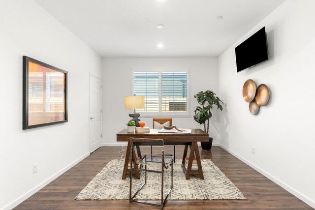1051 Carson River Dr, Lincoln, CA 95648