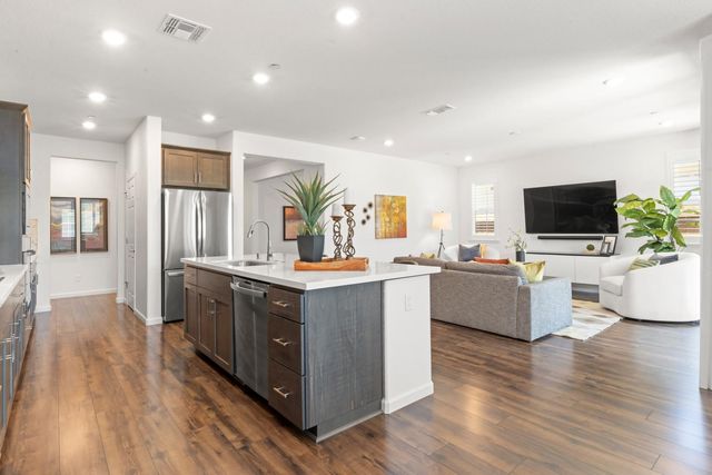 1051 Carson River Dr, Lincoln, CA 95648