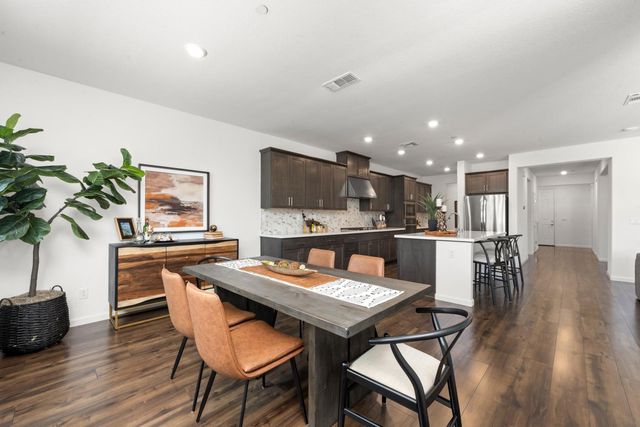 1051 Carson River Dr, Lincoln, CA 95648