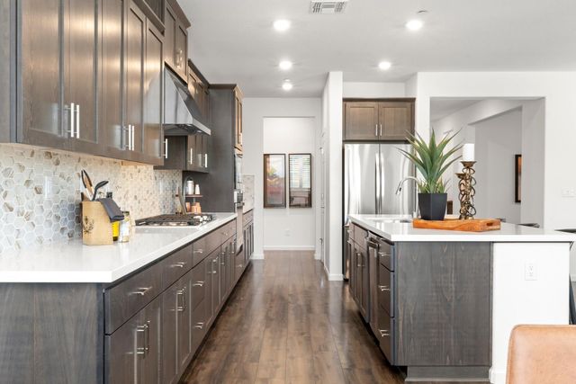1051 Carson River Dr, Lincoln, CA 95648