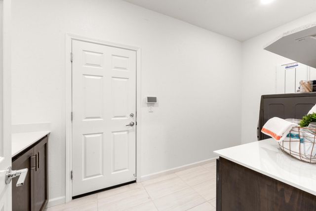 1051 Carson River Dr, Lincoln, CA 95648