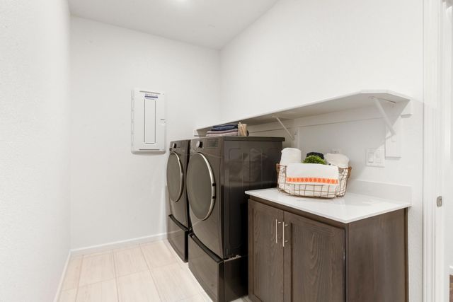 1051 Carson River Dr, Lincoln, CA 95648