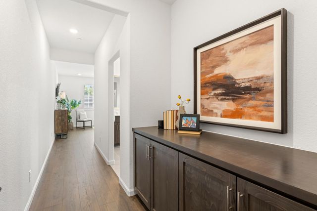 1051 Carson River Dr, Lincoln, CA 95648
