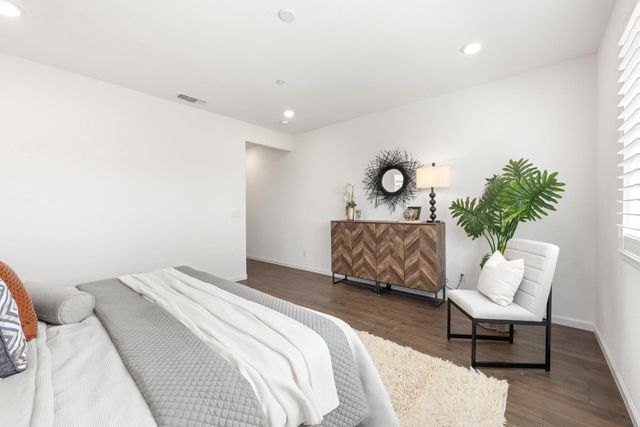 1051 Carson River Dr, Lincoln, CA 95648