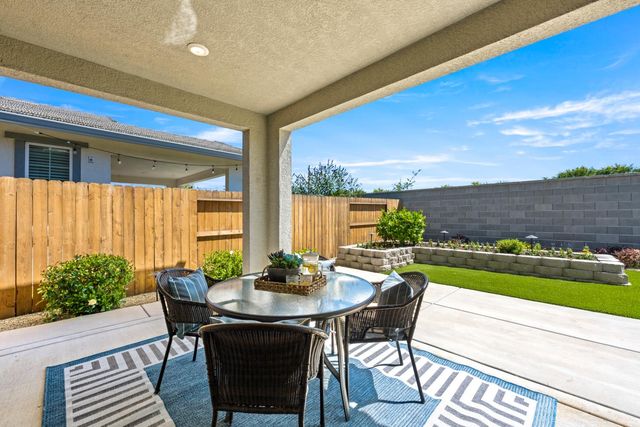 1051 Carson River Dr, Lincoln, CA 95648