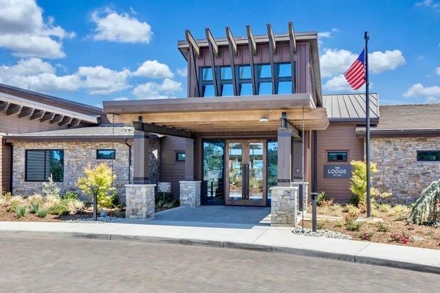 1051 Carson River Dr, Lincoln, CA 95648