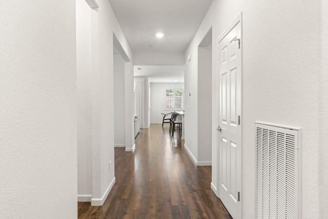 1051 Carson River Dr, Lincoln, CA 95648