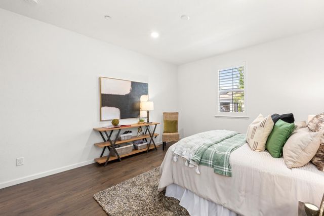 1051 Carson River Dr, Lincoln, CA 95648