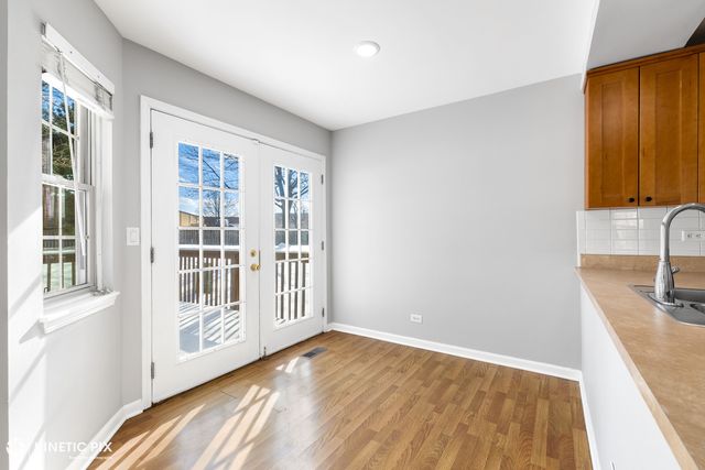 313 CROMWELL Court 313, Westmont, IL 60559