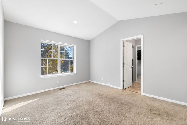 313 CROMWELL Court 313, Westmont, IL 60559