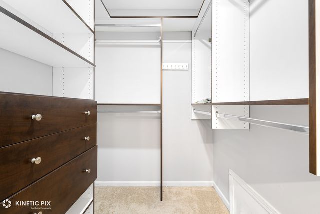 313 CROMWELL Court 313, Westmont, IL 60559