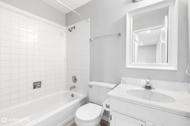 313 CROMWELL Court 313, Westmont, IL 60559