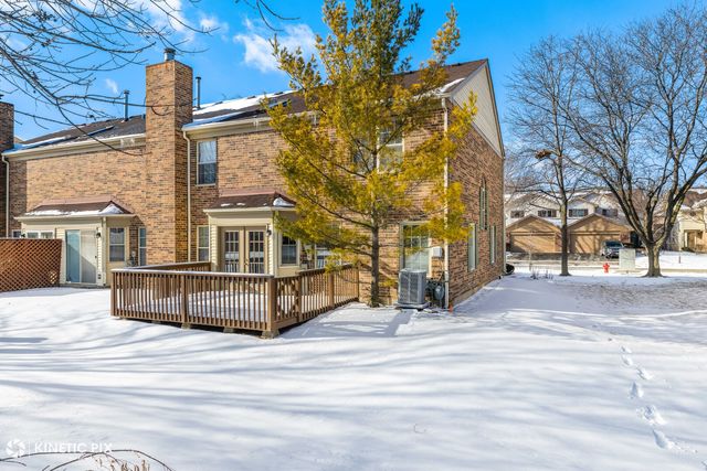 313 CROMWELL Court 313, Westmont, IL 60559