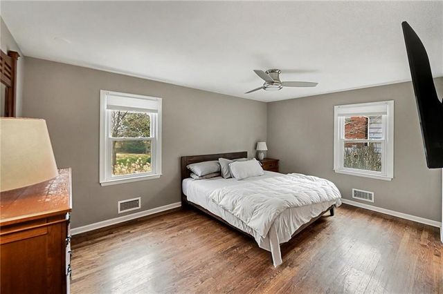 8001 Dearborn Drive, Prairie Village, KS 66208