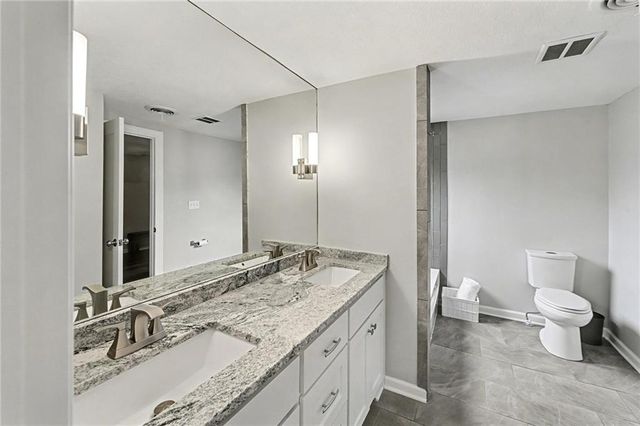 8001 Dearborn Drive, Prairie Village, KS 66208