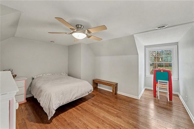 8001 Dearborn Drive, Prairie Village, KS 66208