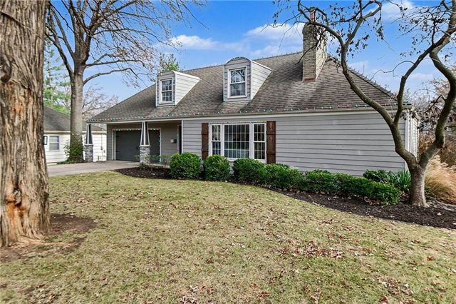 8001 Dearborn Drive, Prairie Village, KS 66208