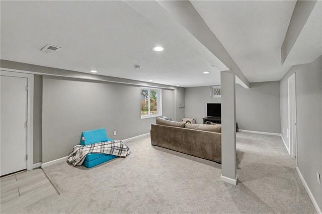 8001 Dearborn Drive, Prairie Village, KS 66208