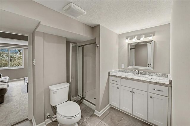 8001 Dearborn Drive, Prairie Village, KS 66208