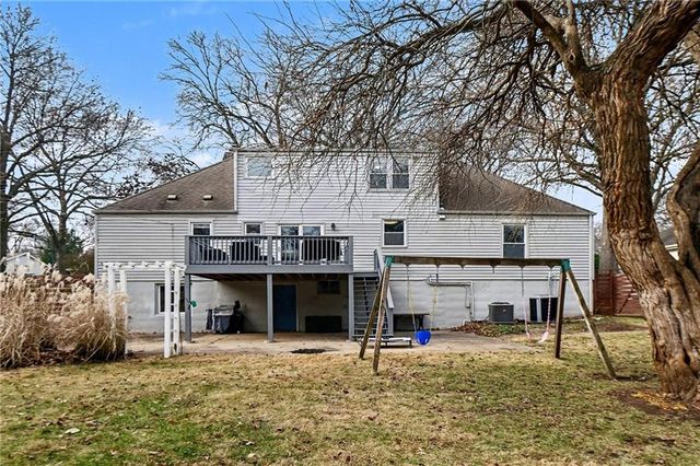 8001 Dearborn Drive, Prairie Village, KS 66208