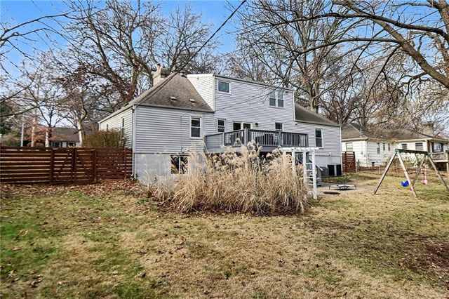 8001 Dearborn Drive, Prairie Village, KS 66208