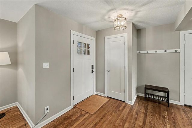 8001 Dearborn Drive, Prairie Village, KS 66208