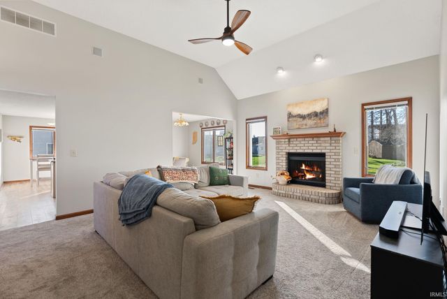 9518 Mill Ridge Run, Fort Wayne, IN 46835