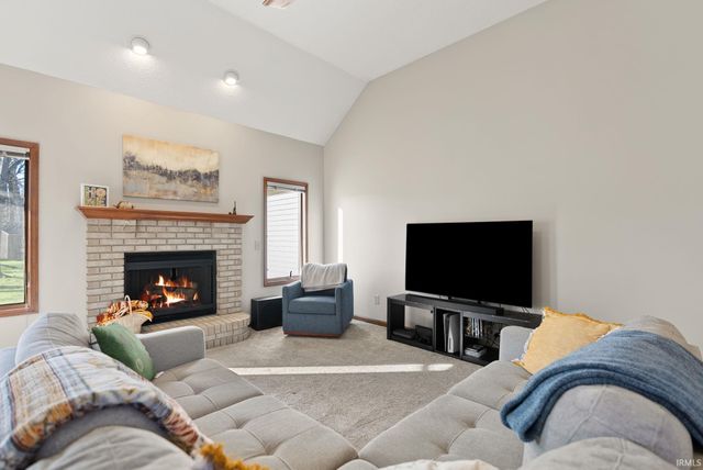 9518 Mill Ridge Run, Fort Wayne, IN 46835