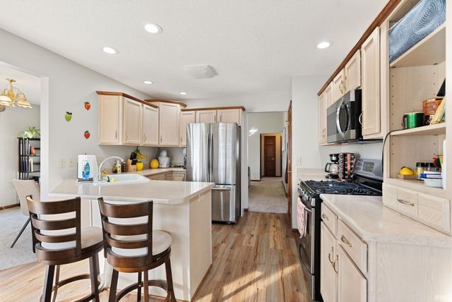 9518 Mill Ridge Run, Fort Wayne, IN 46835