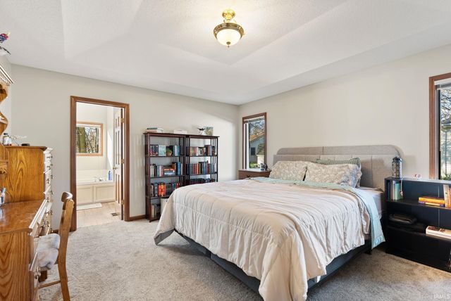 9518 Mill Ridge Run, Fort Wayne, IN 46835