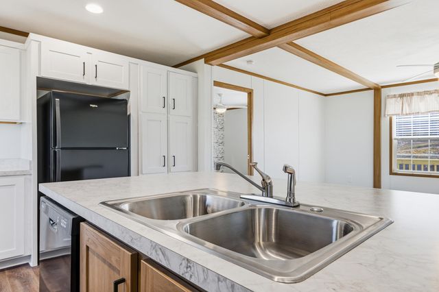 343 PARK RD, Stanley, VA 22851